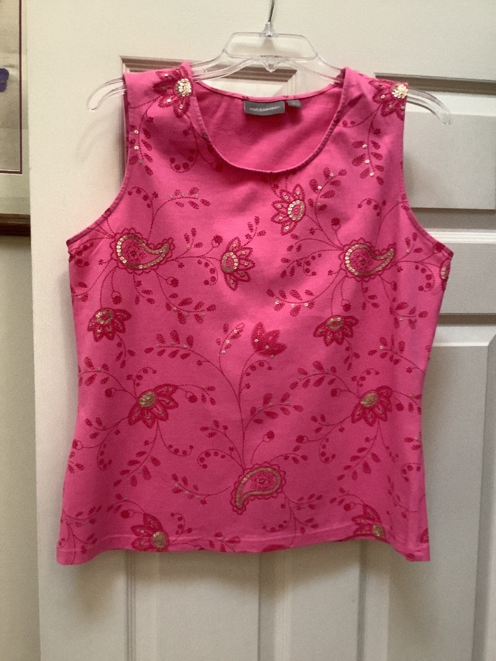 Croft &Barrow dark pink sleeveless top with gold sequins. Size large